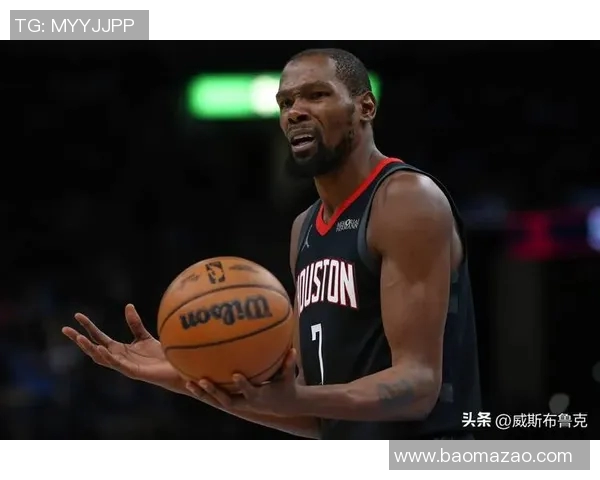 火箭与马刺季后赛首战精彩回顾双方激烈对抗引发球迷热议